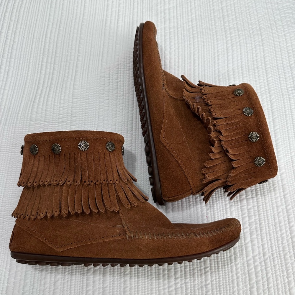 Minnetonka Brown Fringe Moccasins